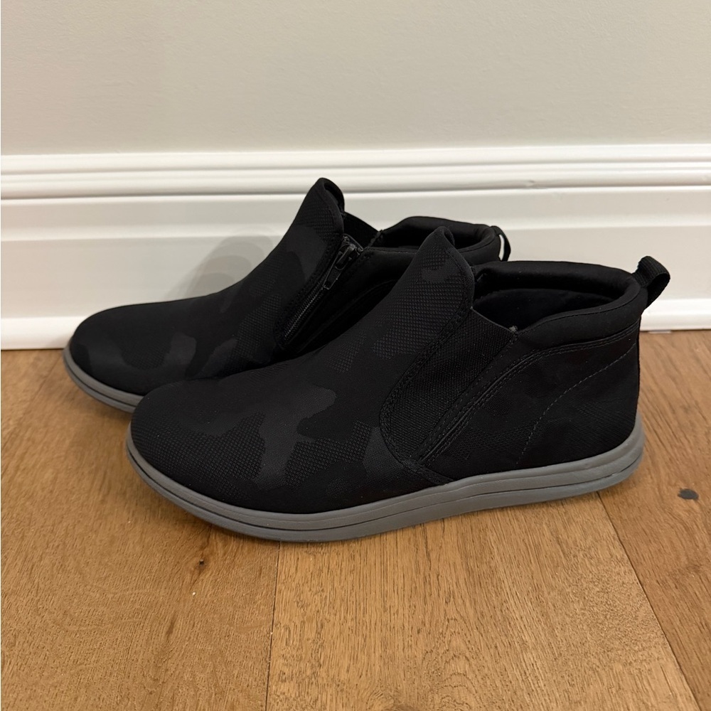 Clarks Breeze Clover Cloudsteppers Pull On Booties Size 8.5 Black Camo